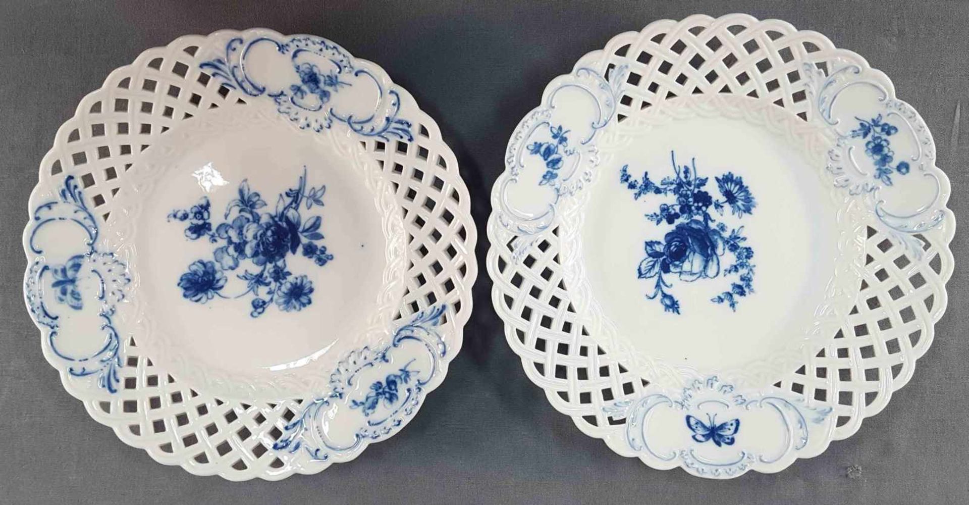 14 plates Meissen. '' Blue flowers with insects '' - Image 2 of 7