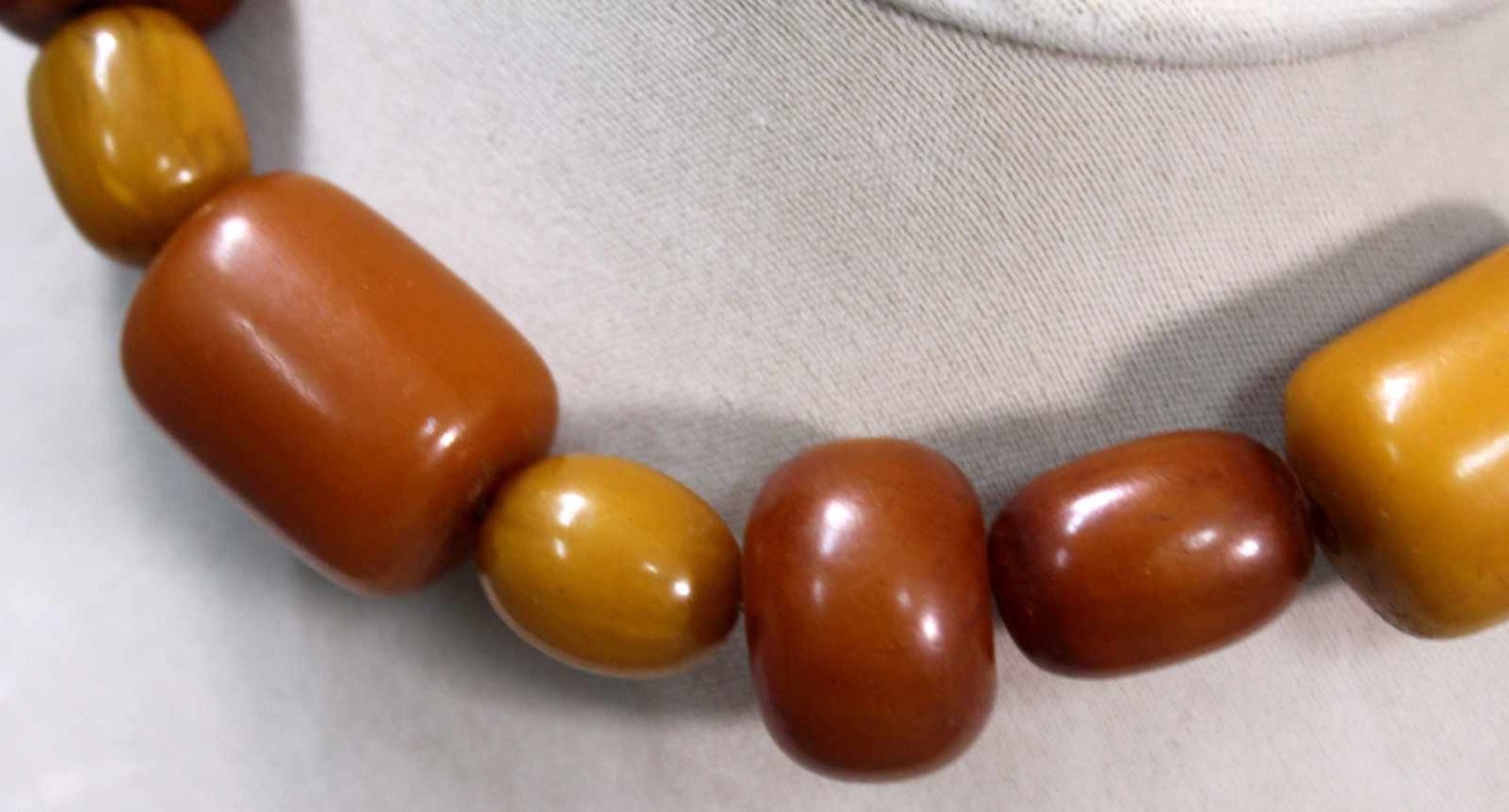 Amber necklace. - Bild 2 aus 5