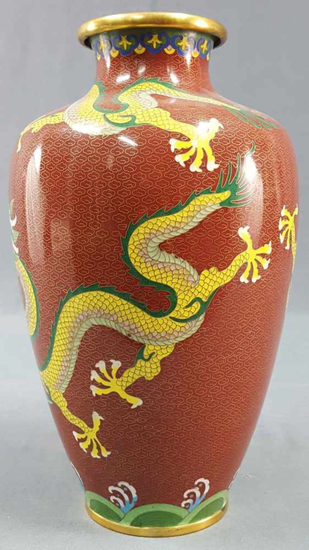Cloisonne vase with imperial yellow dragon. - Image 3 of 6