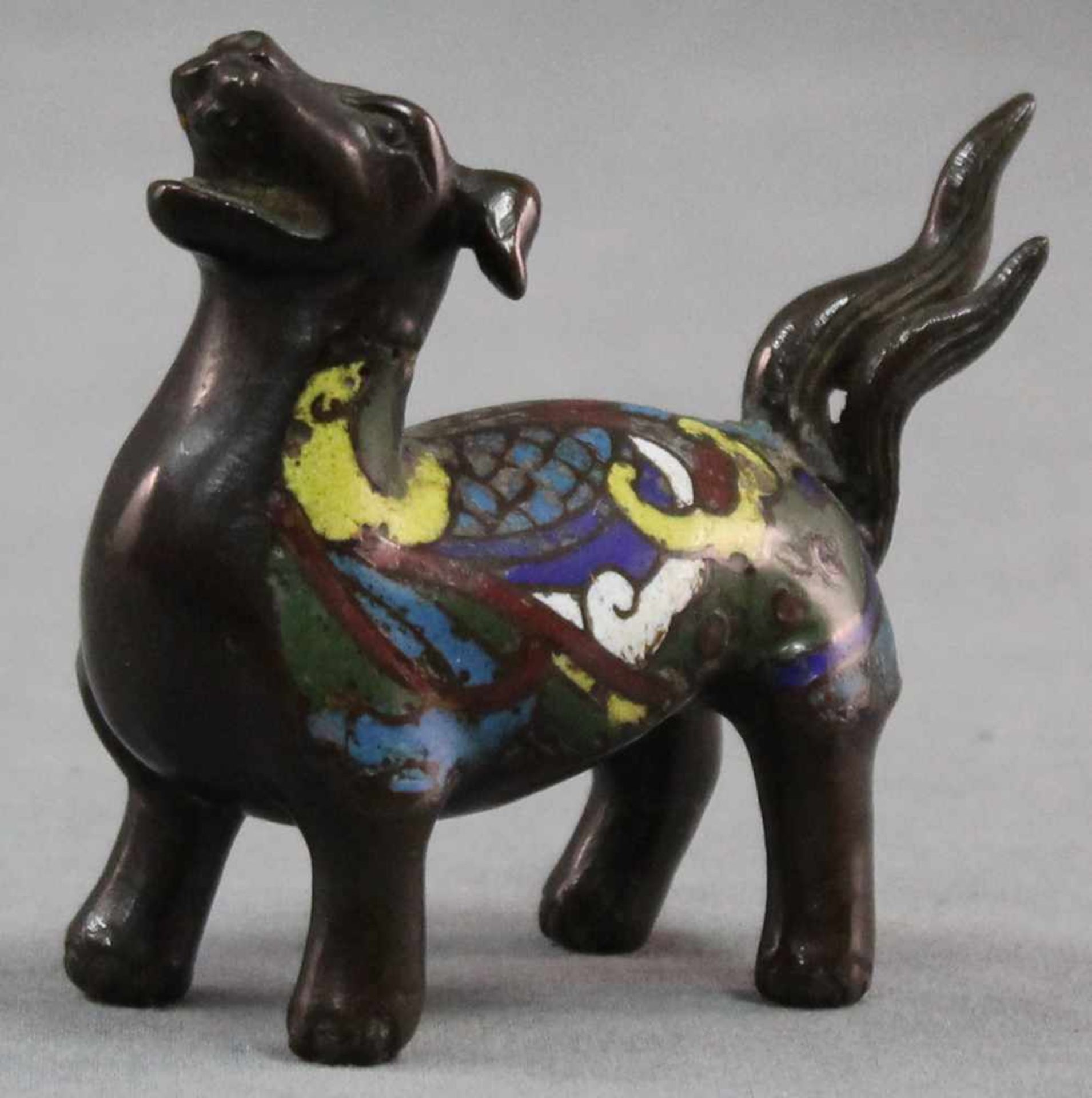 Bronze dog with cloisonne. Proably China old. 10 cm long. - Image 5 of 7