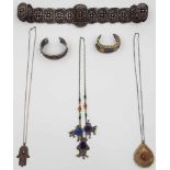 6 parts jewelry, ethnologica. Also silver, Carnelian, Lapis Lazuli.