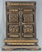 Decorative cabinet. Proably China, antique, 19th century.