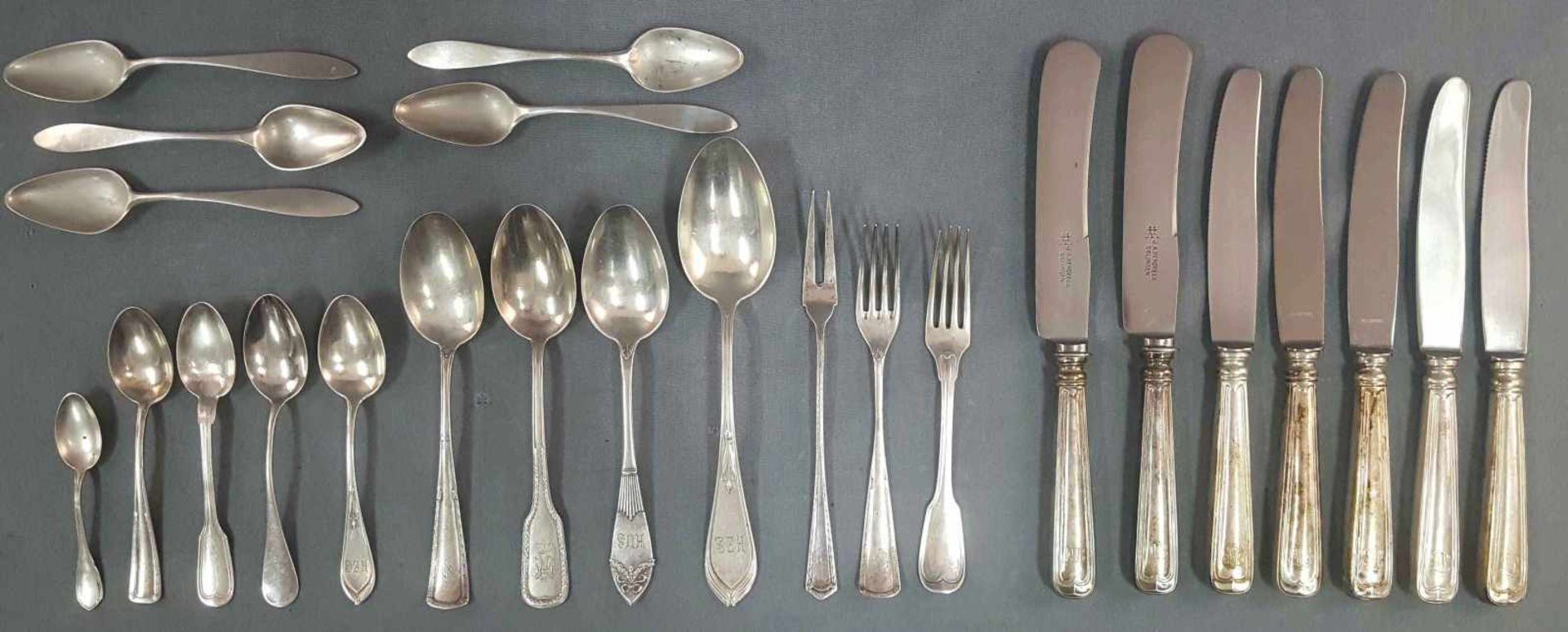 Silver cutlery. Partly 12 lot, partly silver 800.