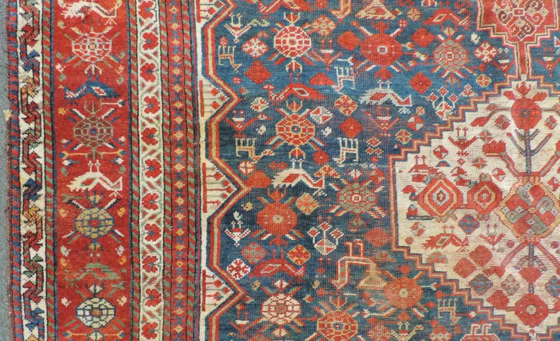 Khamseh Persian carpet. Iran. Antique, around 1900. - Bild 9 aus 12