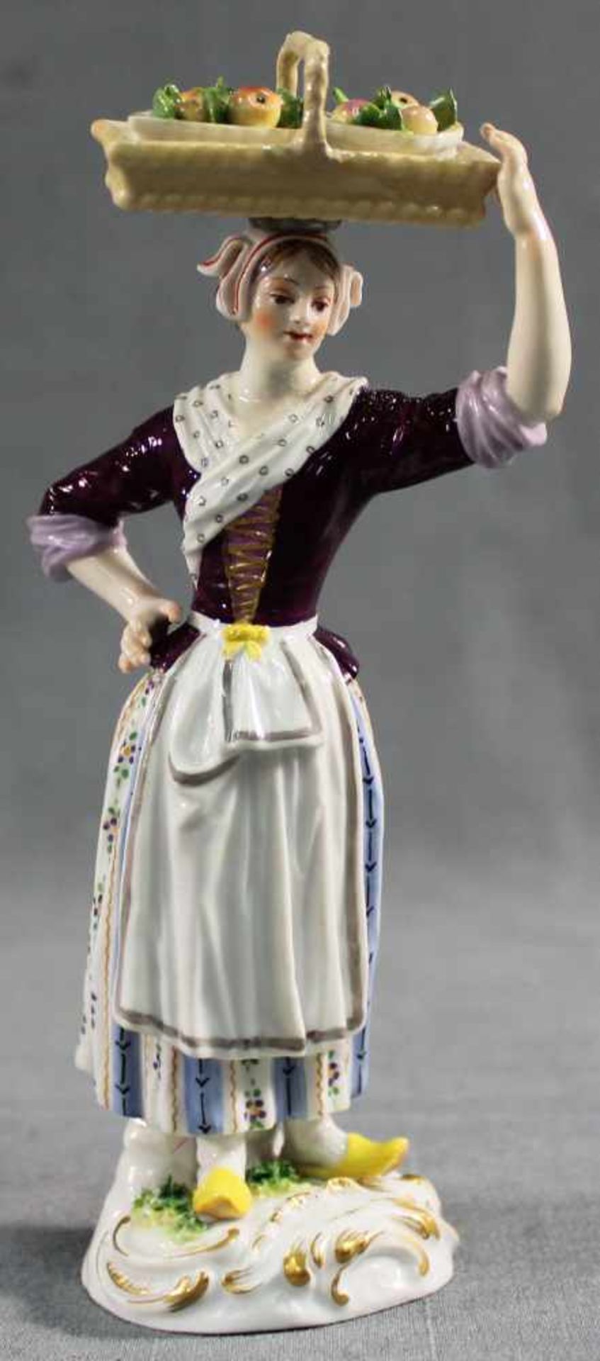 Meissen porcelain figure,''Pariser Ausrufer''. Fruit merchant.