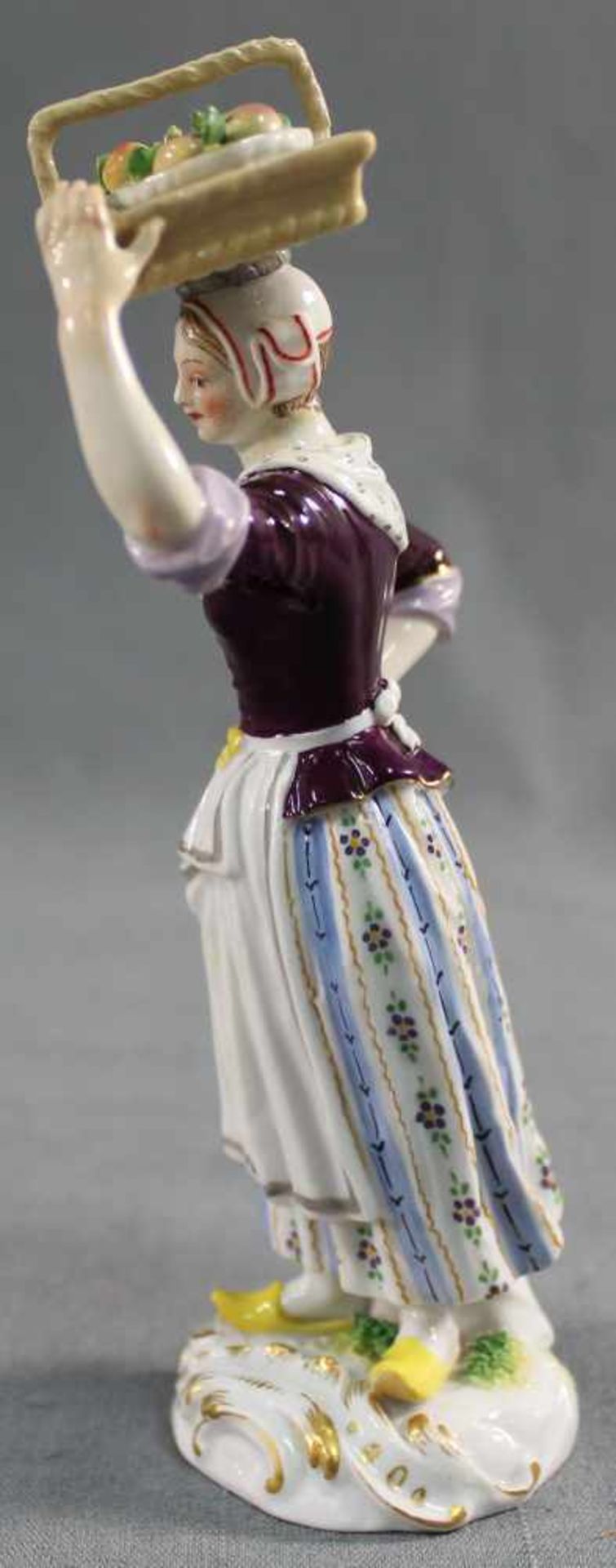 Meissen porcelain figure,''Pariser Ausrufer''. Fruit merchant. - Bild 2 aus 6