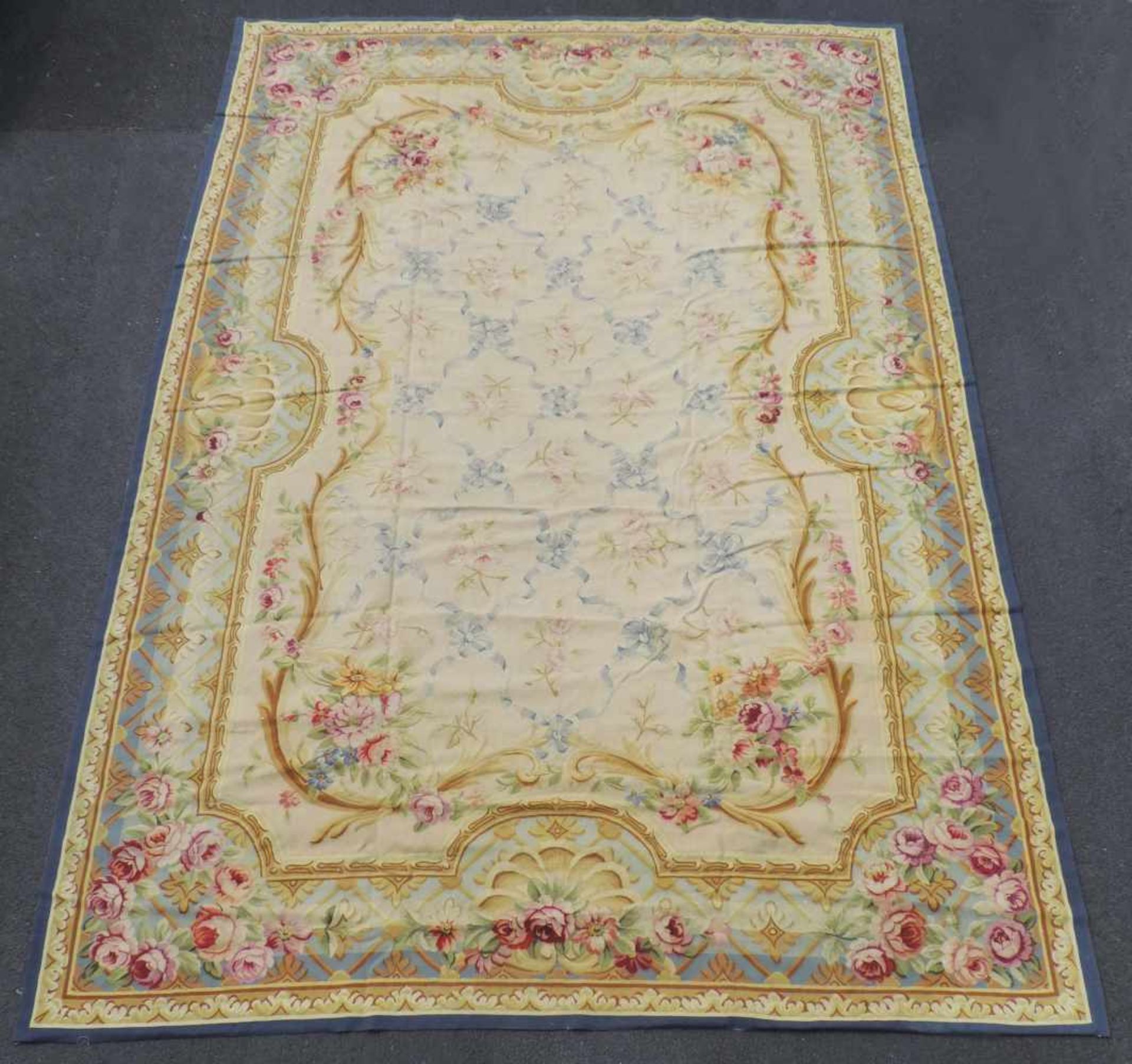 Tapis de Pied. Carpet in Louis XIV. Aubusson style.