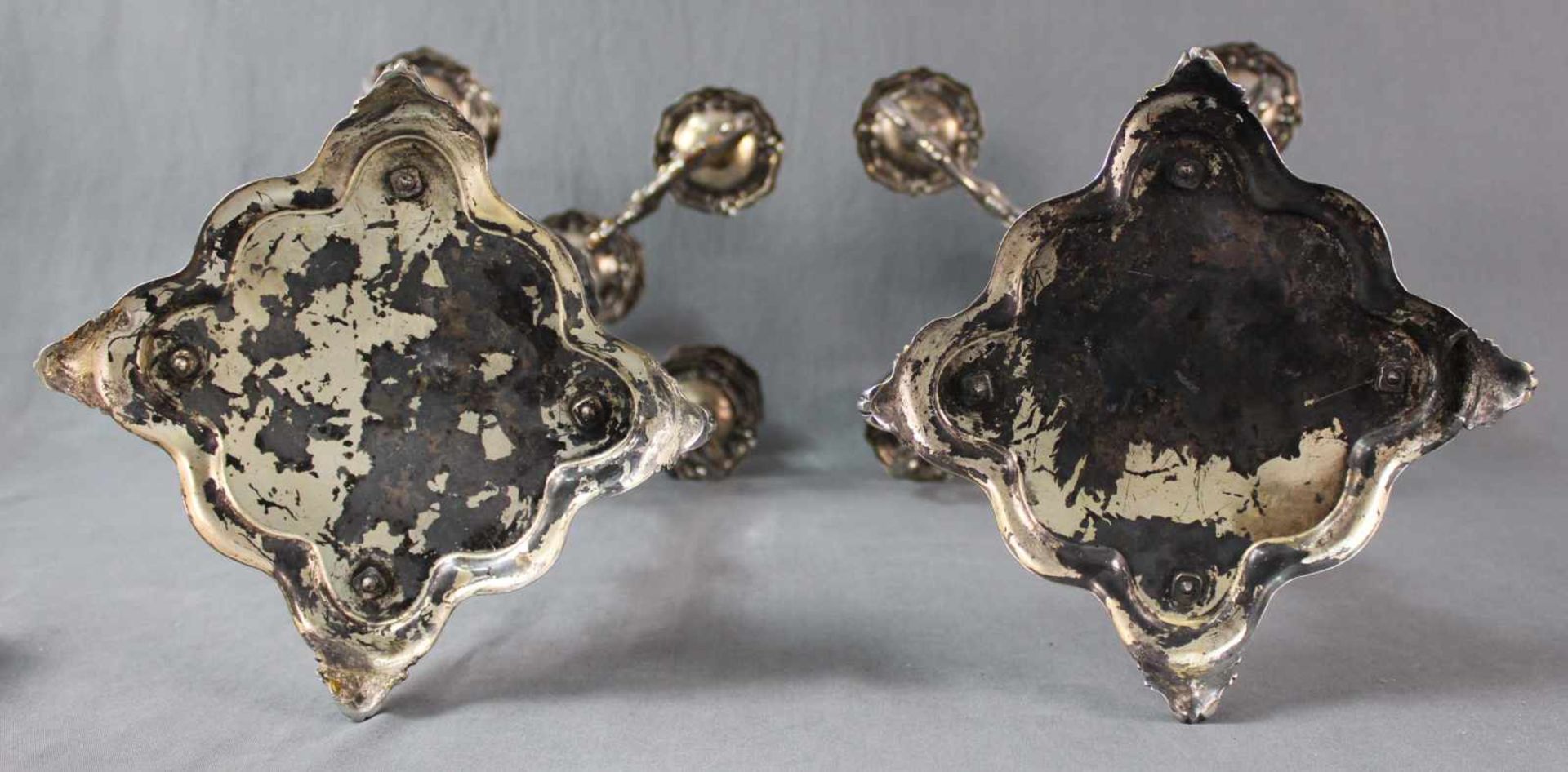 A pair of candlesticks, silver-plated, 5 flames. Punches. - Bild 5 aus 16