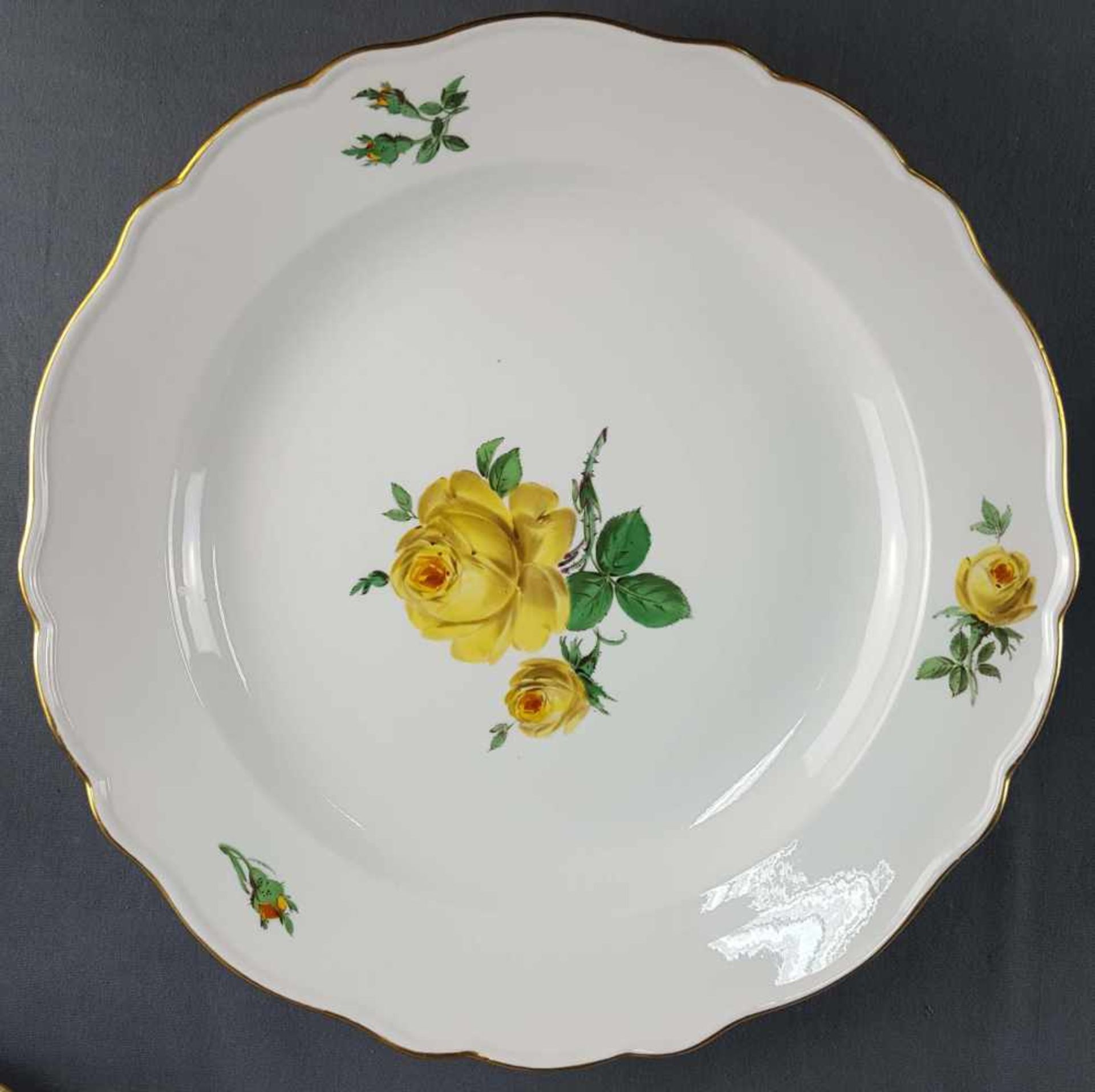 Dining service Meissen porcelain, yellow rose with gold rim. - Image 13 of 18