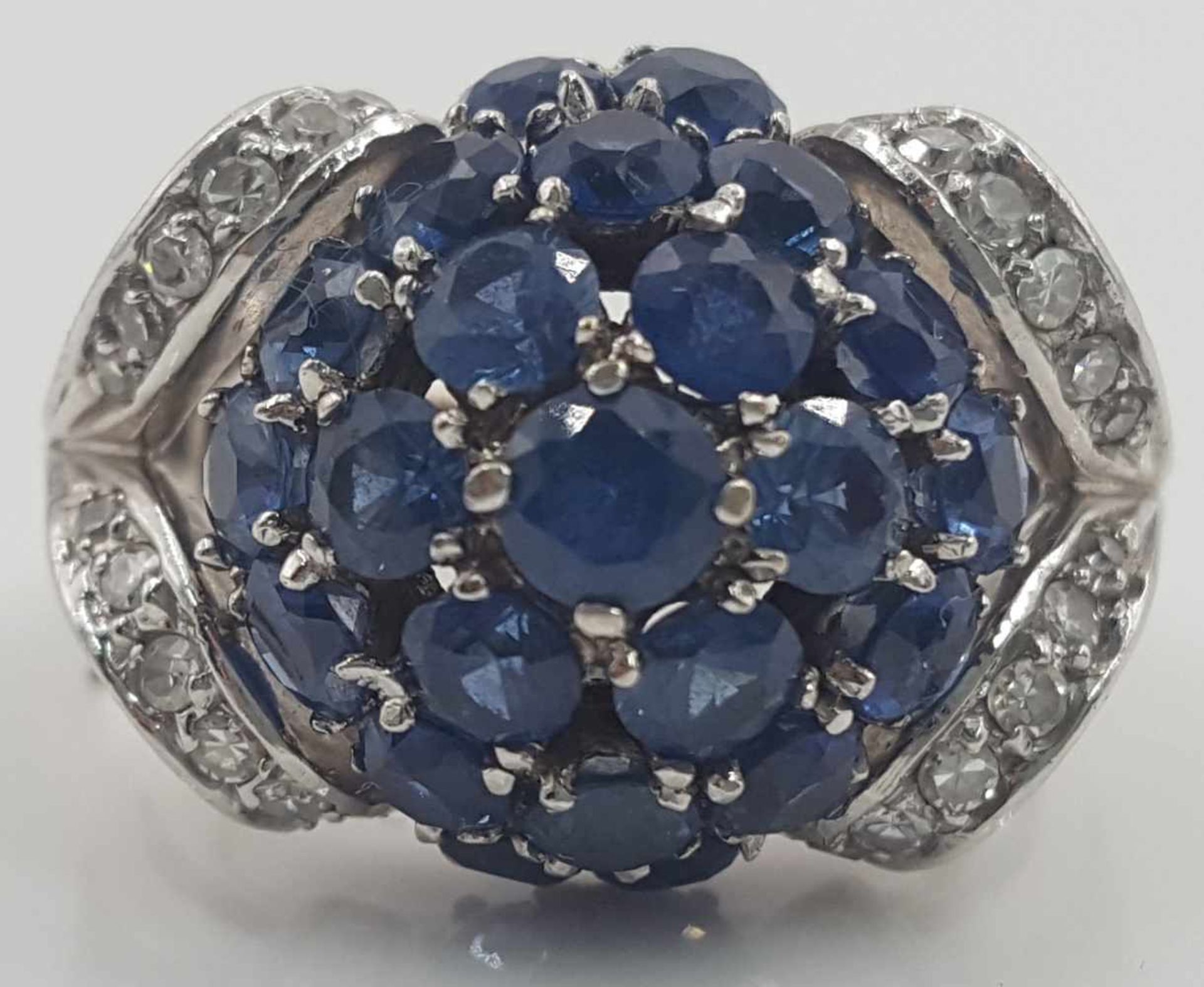 Ring set with 23 sapphires and diamonds. - Image 2 of 7