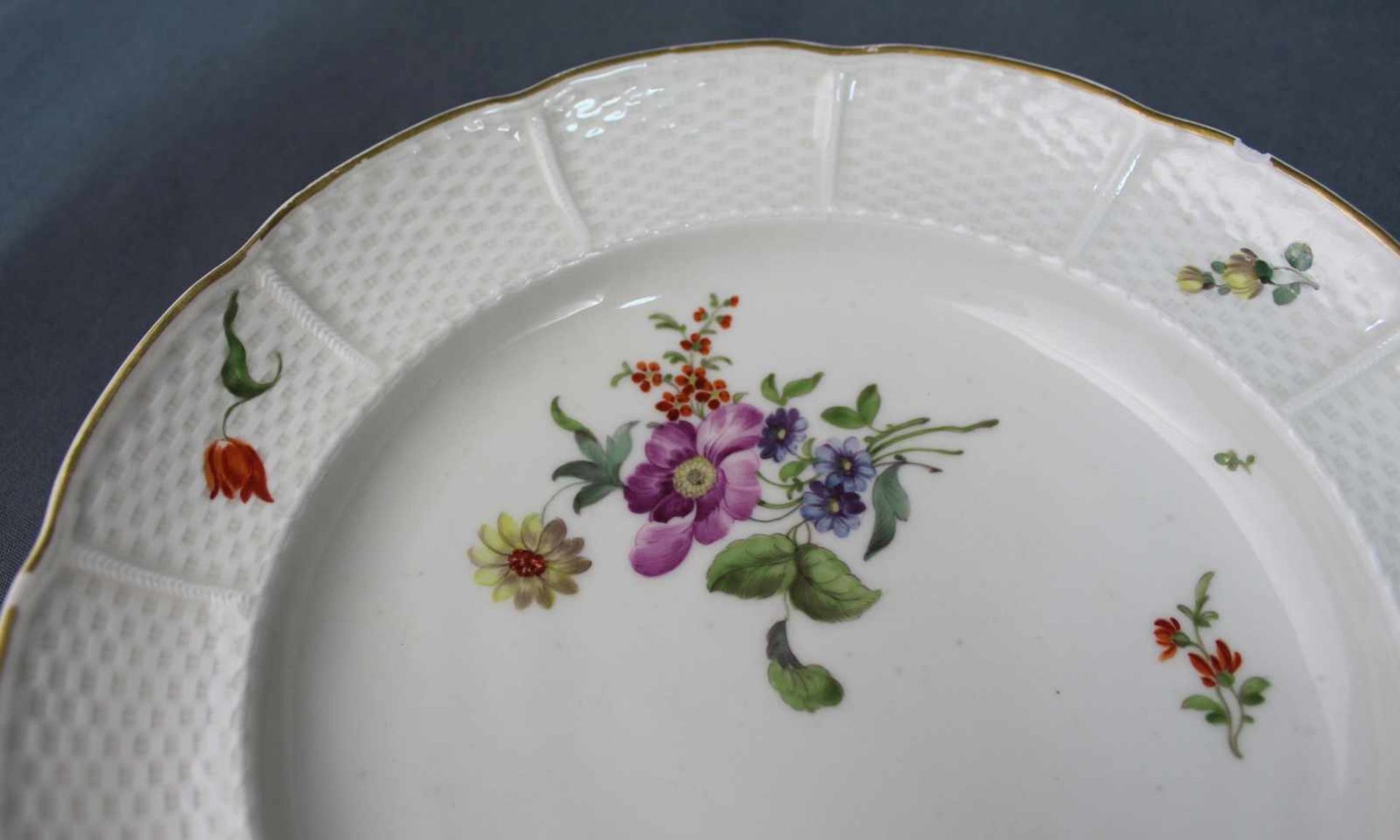 Plate Ludwigsburg porcelain. - Image 2 of 4