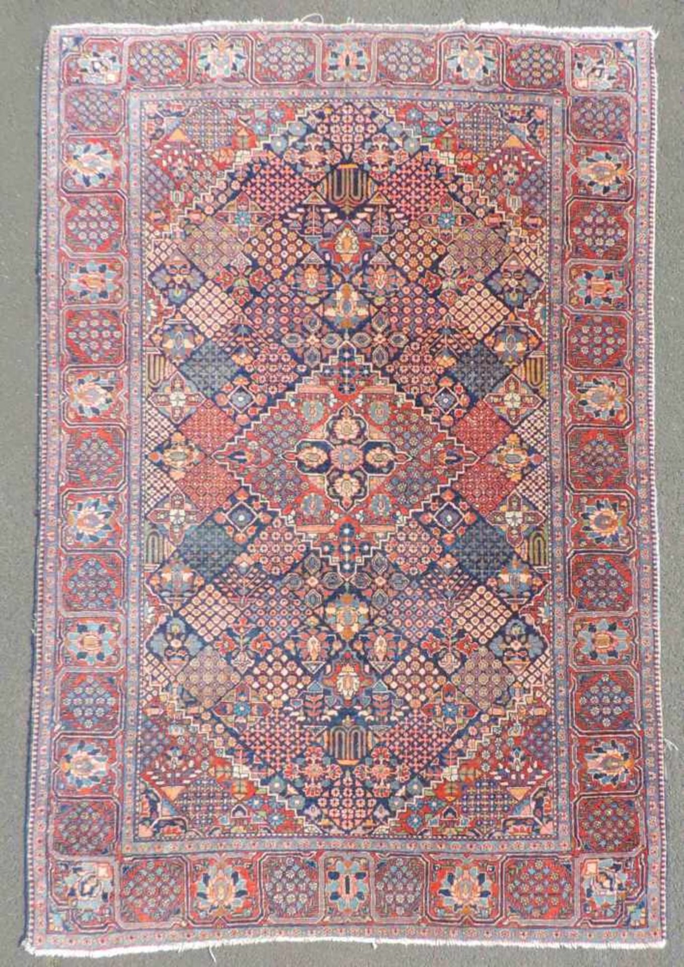 Kashan cork Persian carpet. Iran. Old, 1st half of the 20th century.