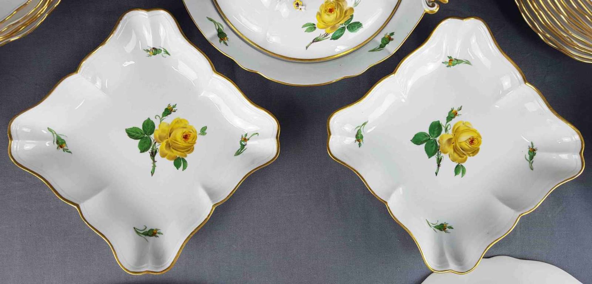 Dining service Meissen porcelain, yellow rose with gold rim. - Image 16 of 18