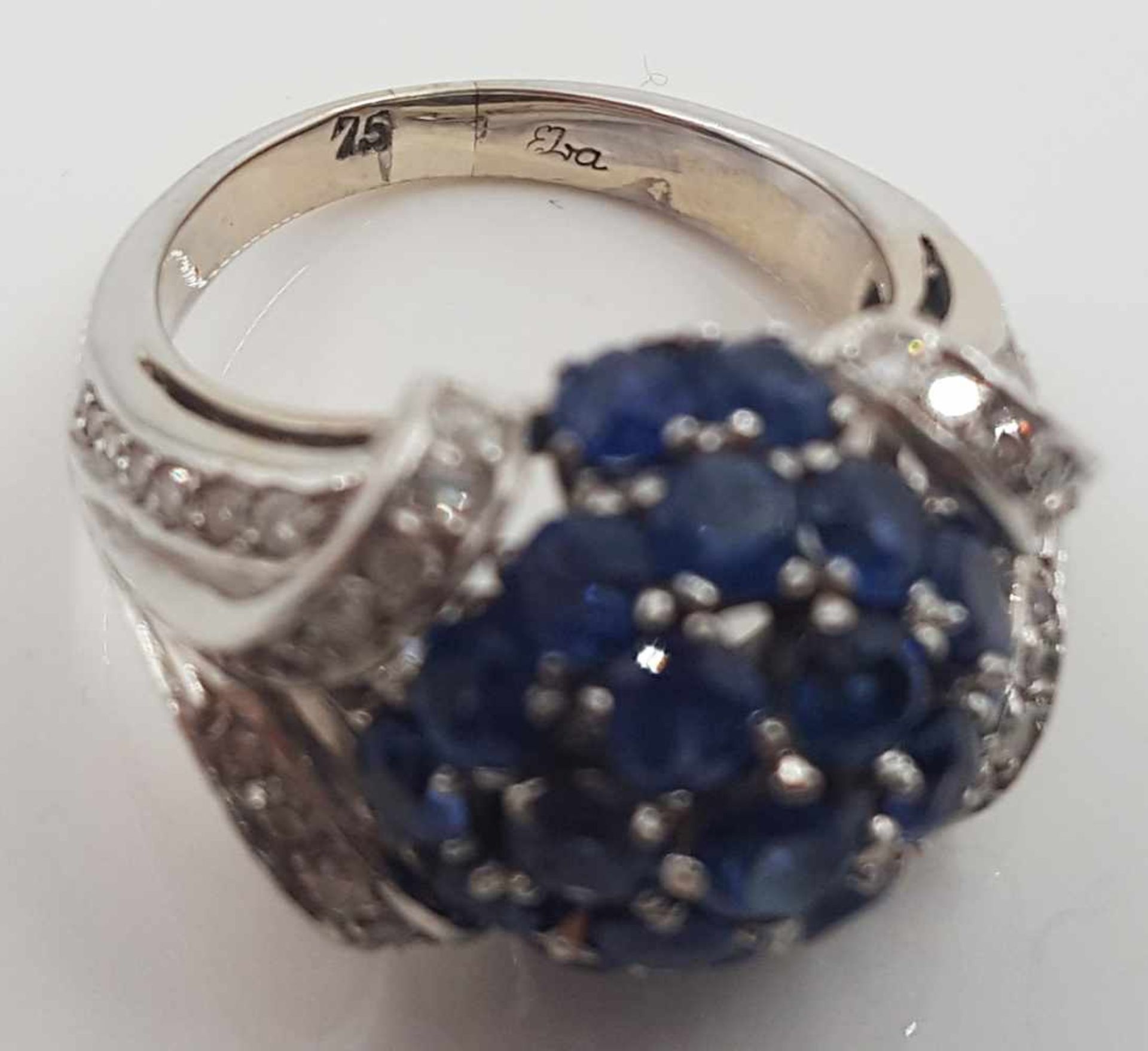 Ring set with 23 sapphires and diamonds. - Image 5 of 7