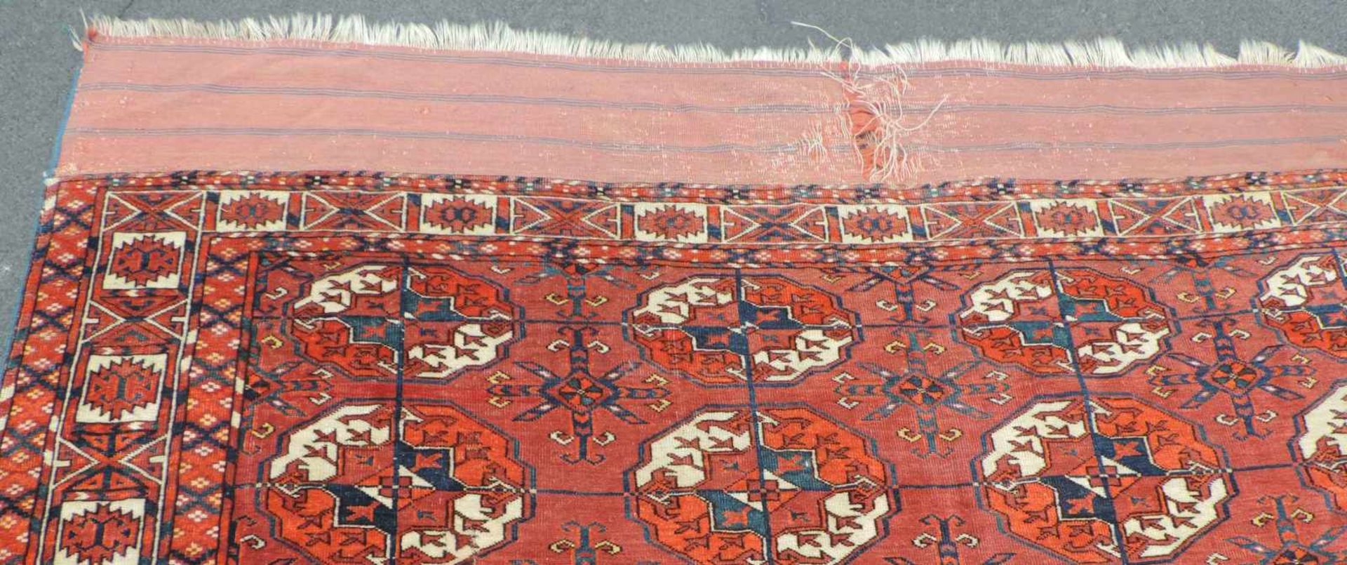 Tekke main carpet. Turkmenistan. Antique. Mid 19th century. - Image 9 of 12