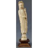 Lady with a blessing hand. China / Japan. Ivory. Old, around 1920.