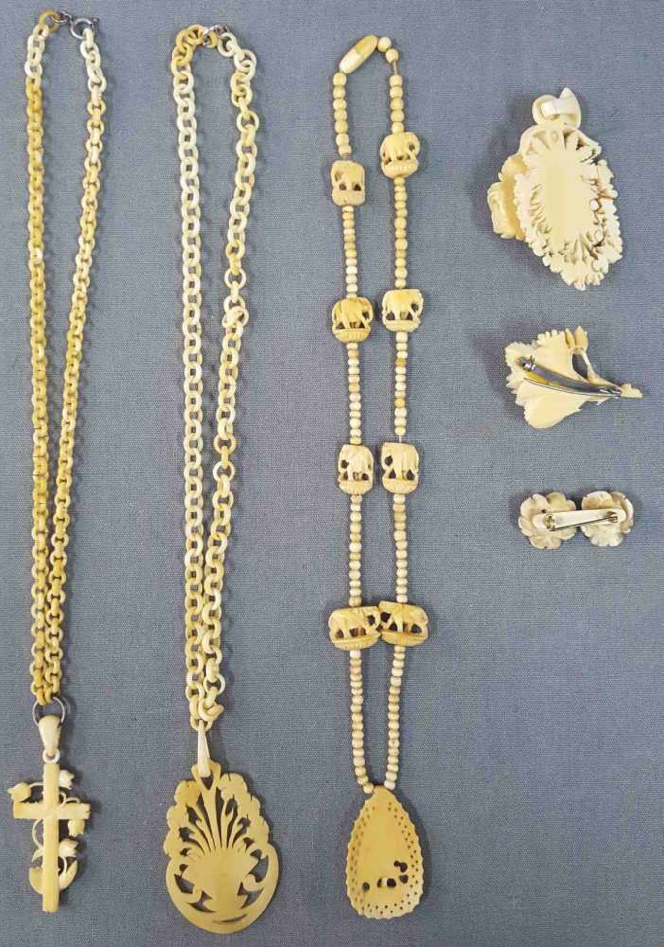 Old jewelry. Ivory around 1900. - Bild 2 aus 8