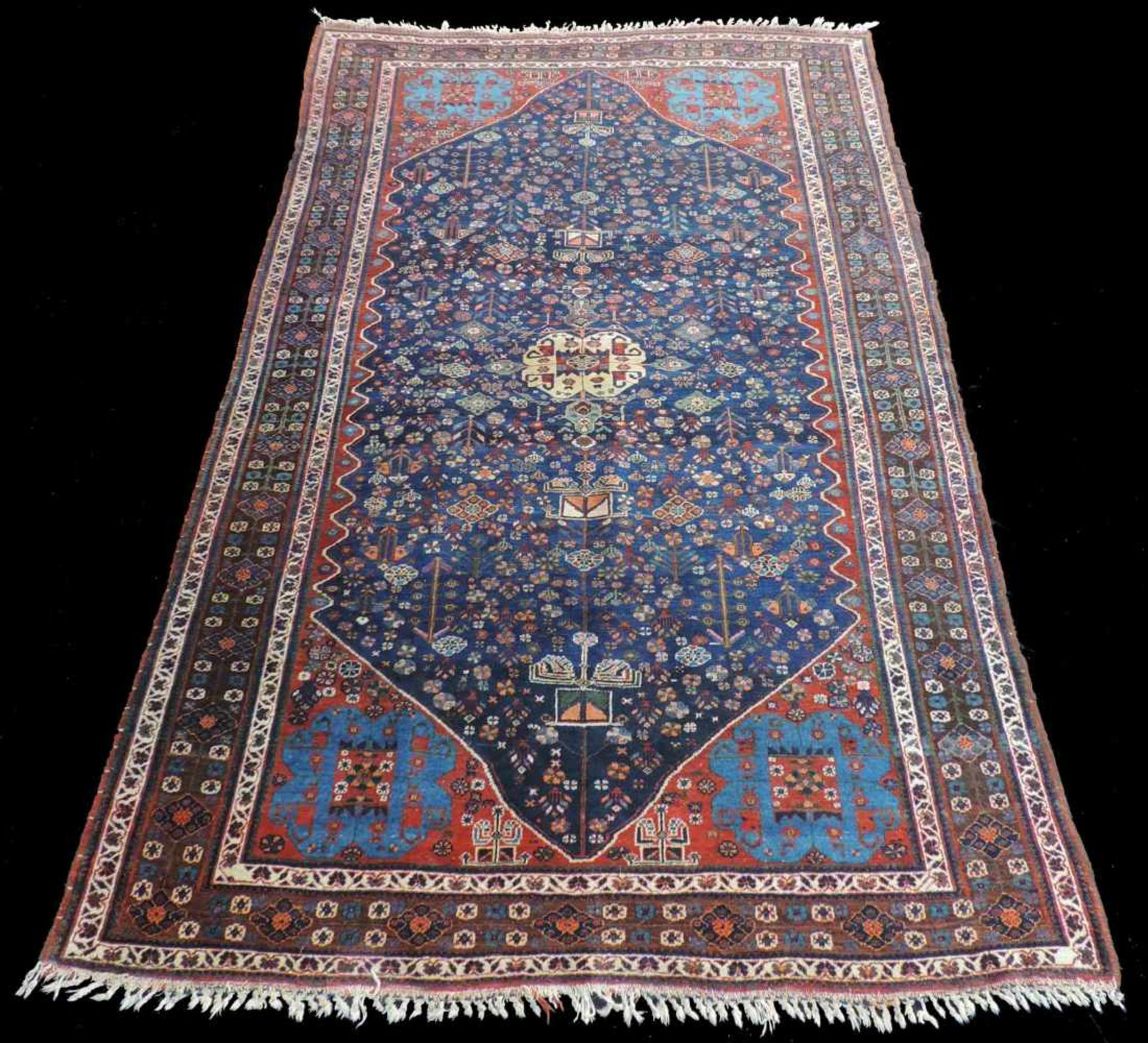 Abadeh Persian carpet. Iran. Old, around 1920. Fine knotting.