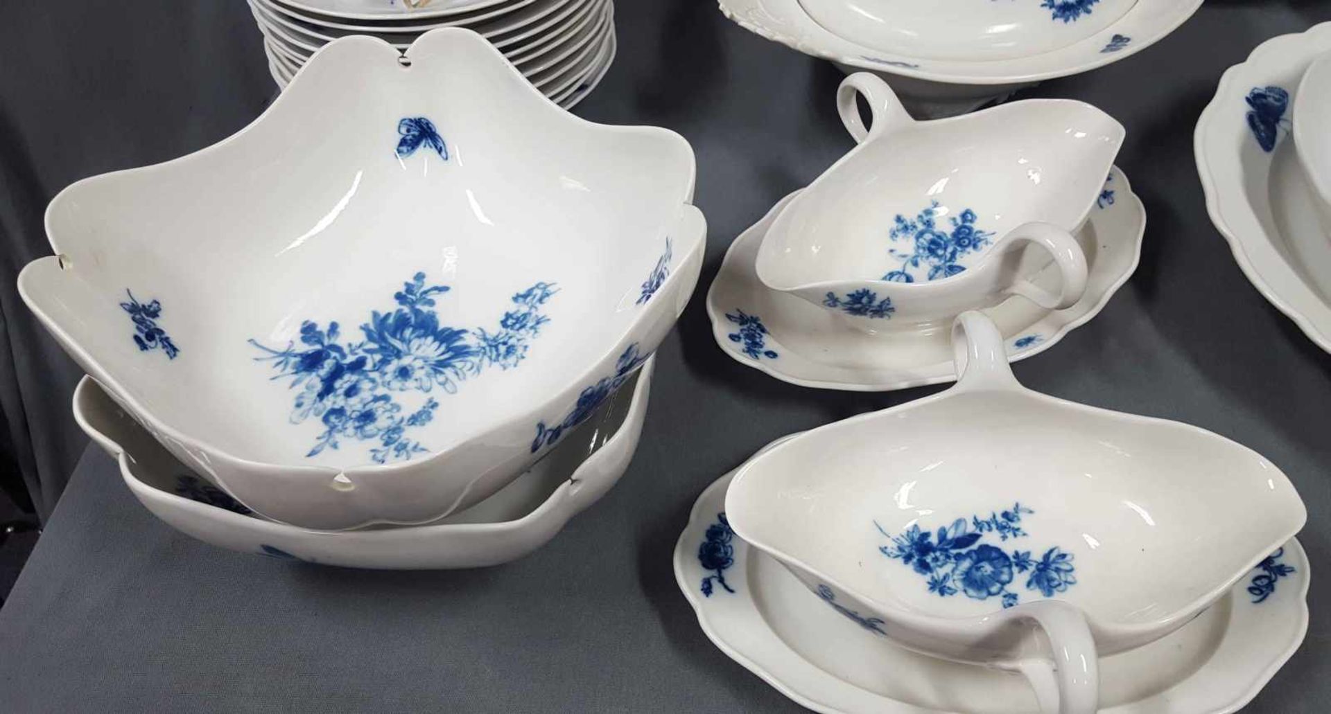 Meissen porcelain, ''Blaue Blume mit Insekten''. - Image 15 of 19