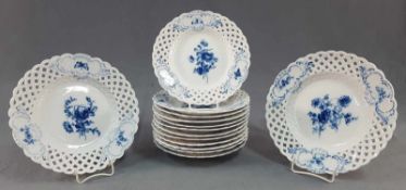 14 plates Meissen. '' Blue flowers with insects ''