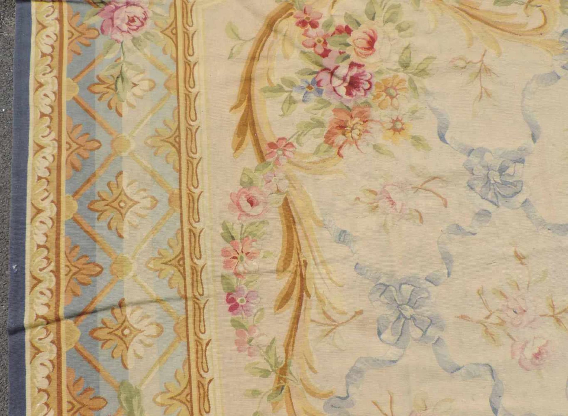 Tapis de Pied. Carpet in Louis XIV. Aubusson style. - Bild 13 aus 14