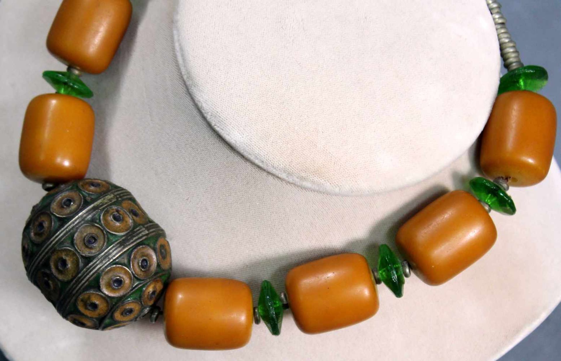Amber necklace with metal main ball and green glass spacers - Image 2 of 5