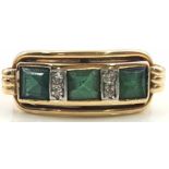 Ring, yellow gold 585, et al. With 3 green gemstones.