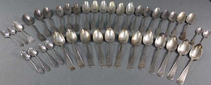 40 silver spoons. 1720 grams.