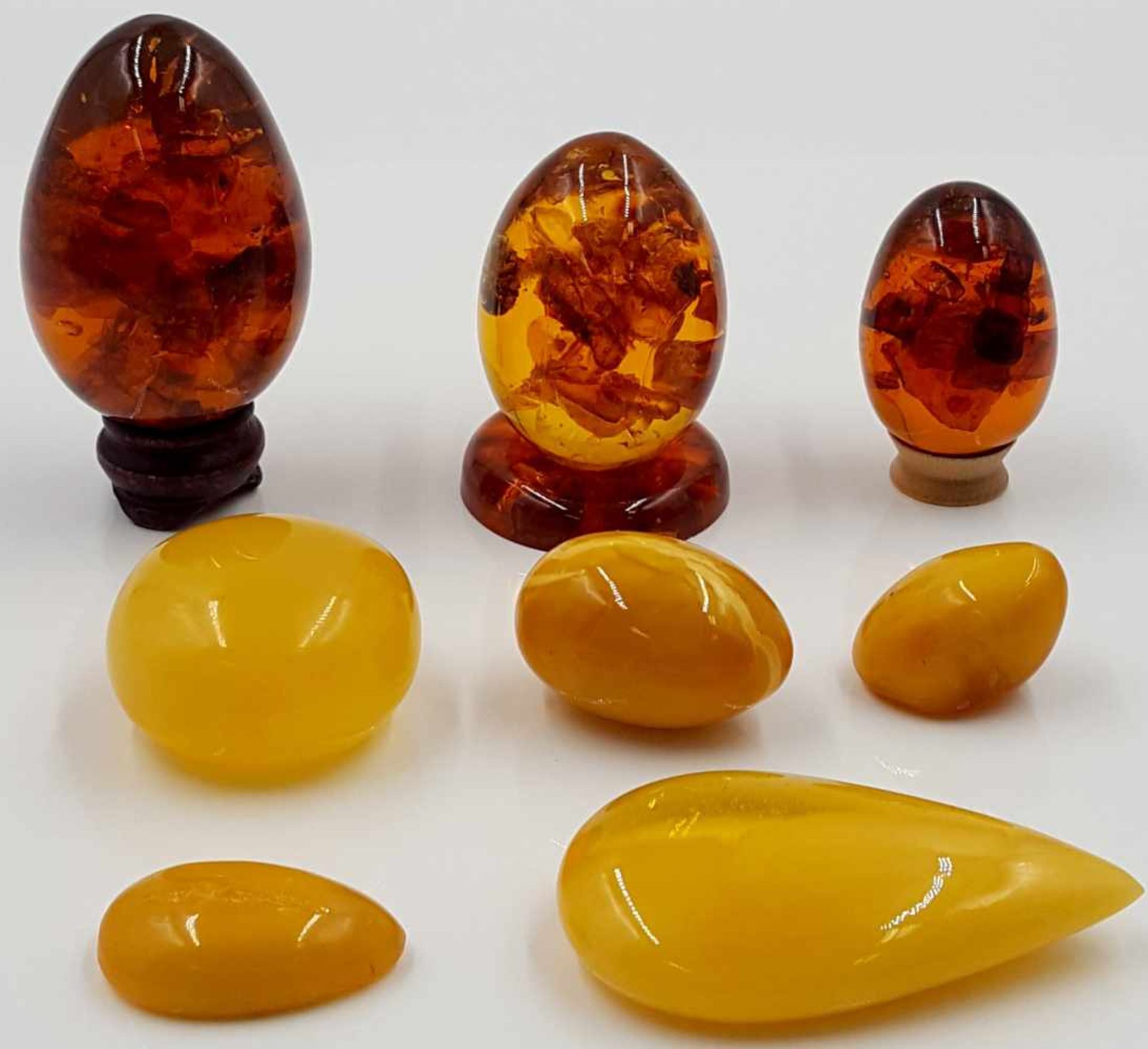 9 amber stones. Some butterscotch color.