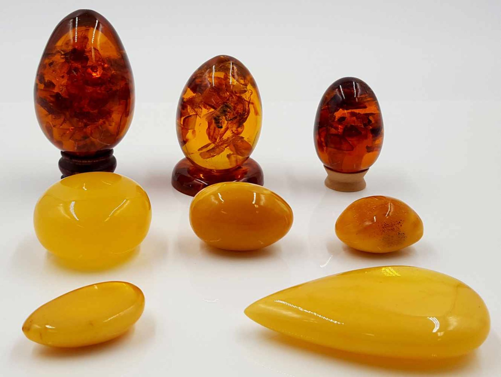 9 amber stones. Some butterscotch color. - Bild 3 aus 8
