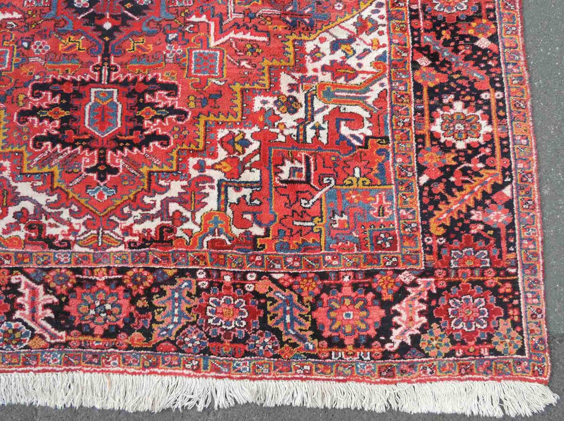 Heriz Persian carpet. Iran. Mid 20th century.357 cm x 255 cm. Knotted by hand. Wool on cotton. No - Image 3 of 9