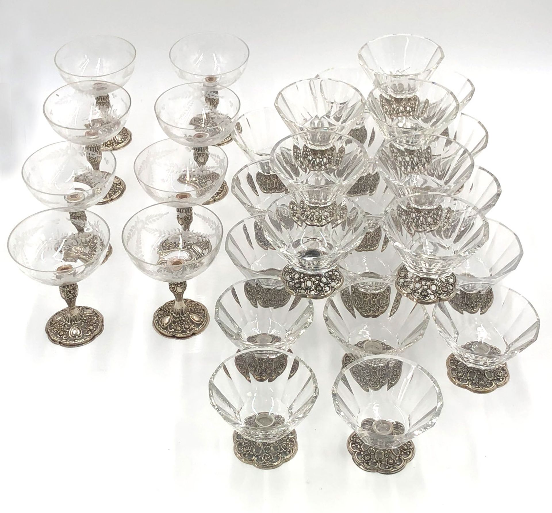 Silver with lead crystal glass cups. 23 ice cups and 8 champagne glasses.Up to 12 cm high. Proably - Bild 9 aus 14