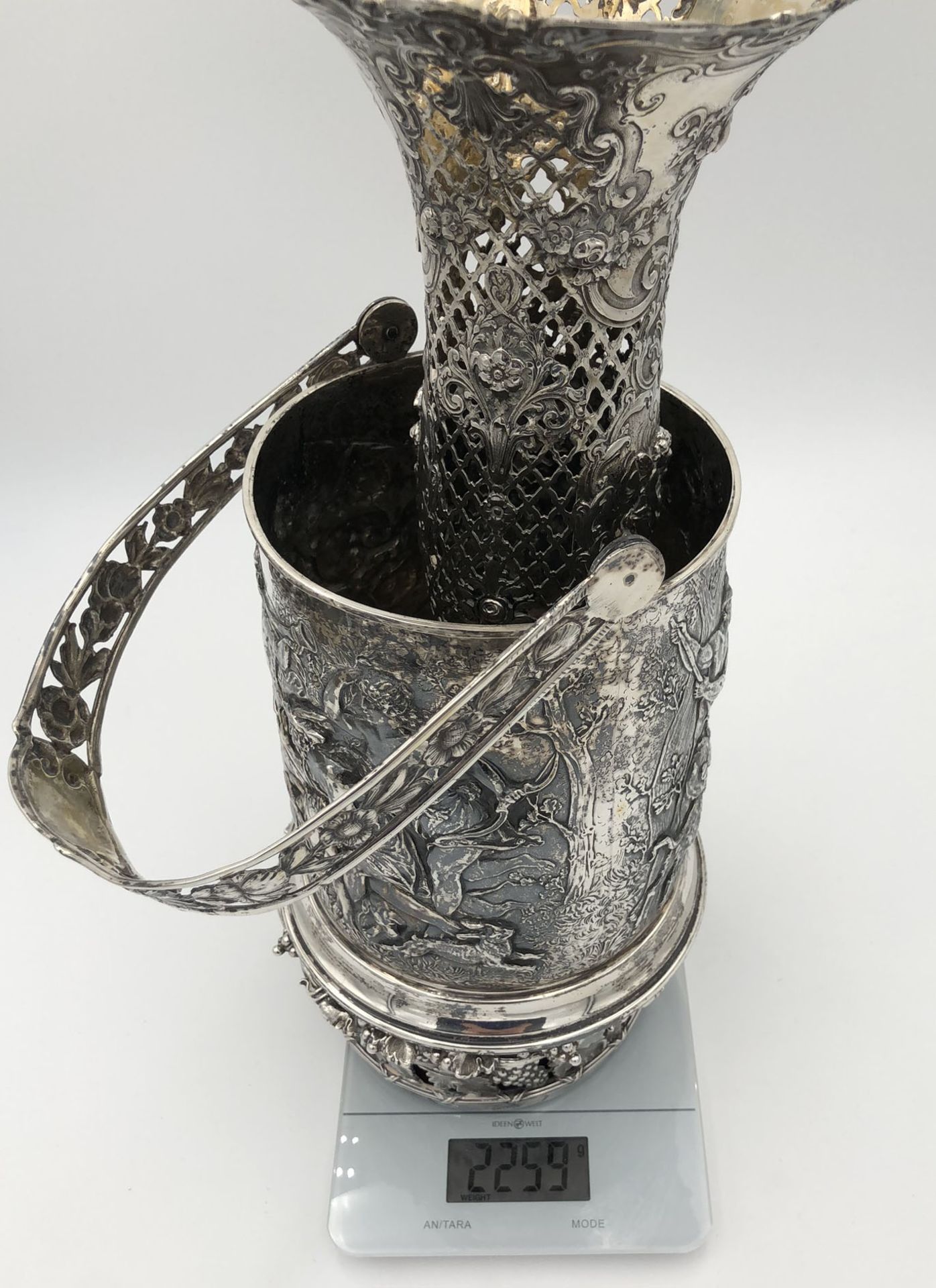 Silver. Ice bucket, vase, bottle coaster.2259 grams total weight. The ice bucket and the dry vase - Image 10 of 10
