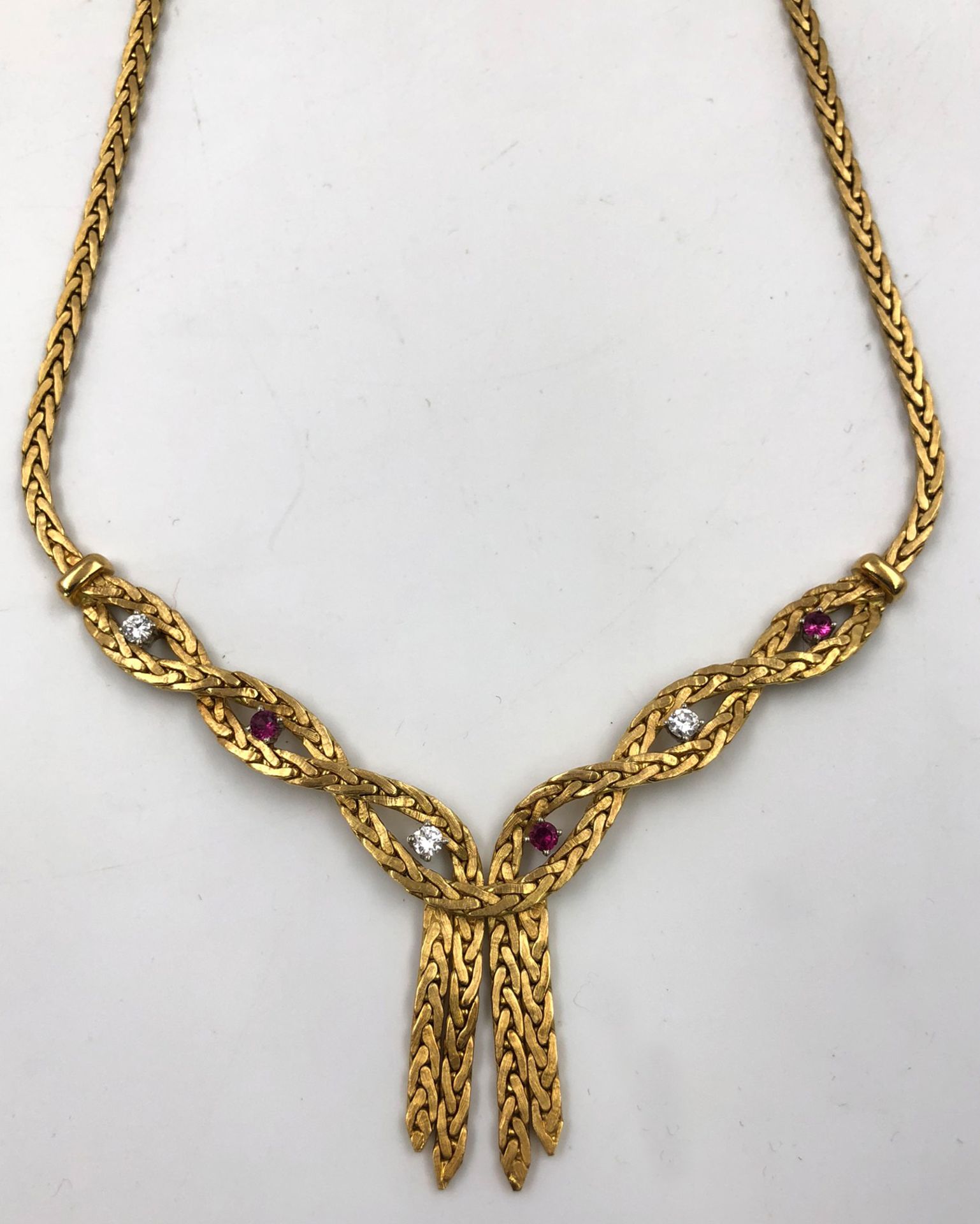 Gold 750 necklace with diamonds and rubies.Total weight 41.3 grams. The 3 diamonds together total - Image 4 of 10