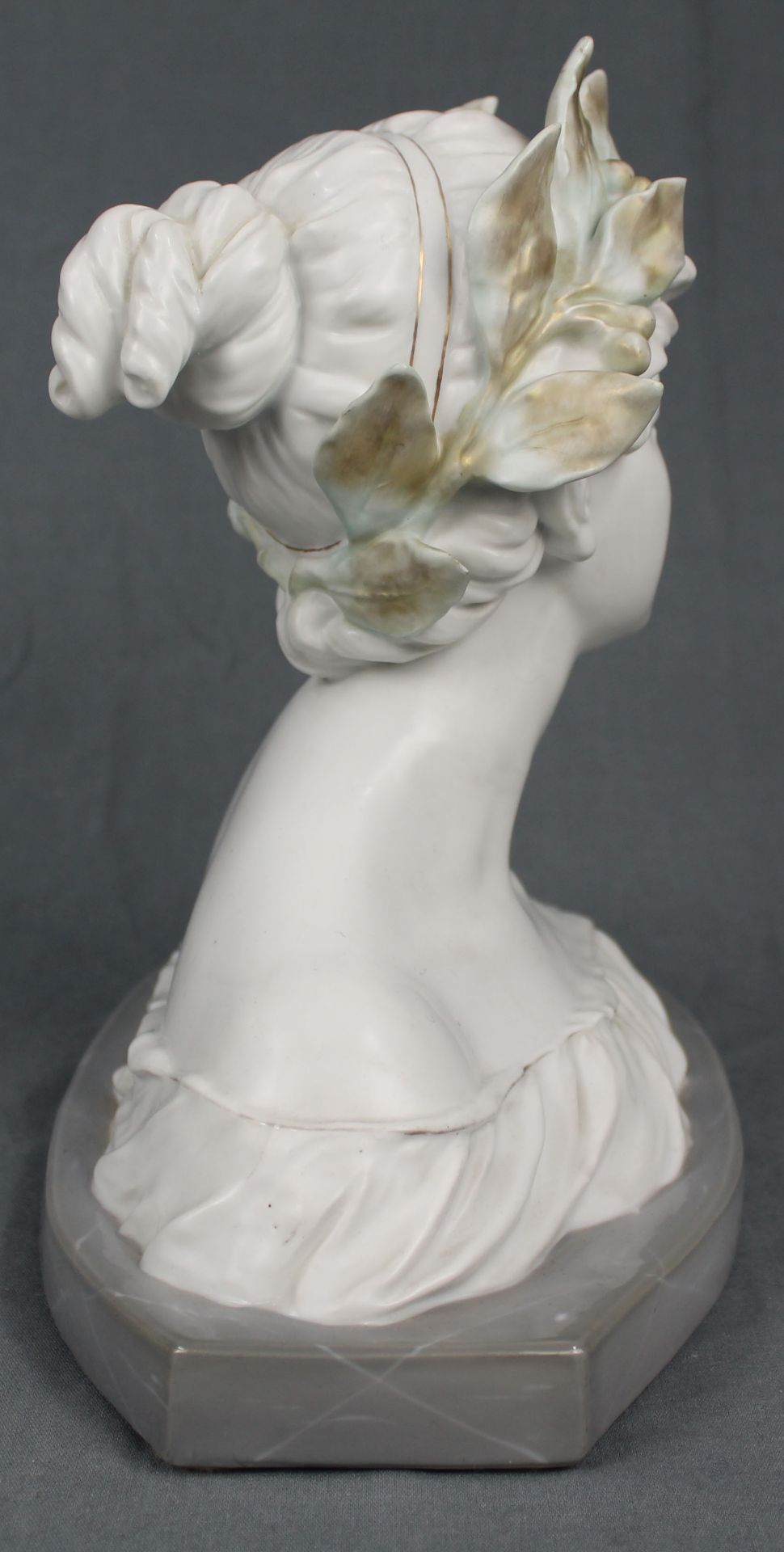 Porcelain bust of Fauna. Art Nouveau.26 cm high.Porzellan Büste der Fauna. Jugendstil.26 cm hoch. - Bild 4 aus 6
