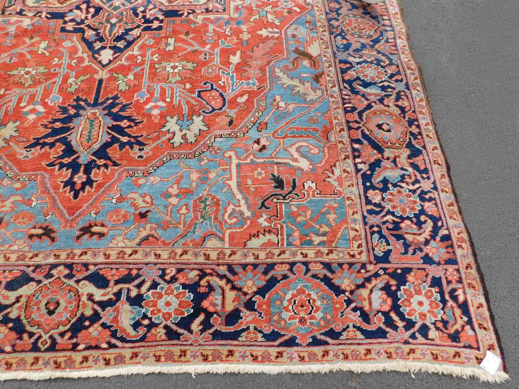 Heriz oriental carpet. Iran. Antique, around 1910.388 cm x 282 cm. Knotted by hand. Wool on - Bild 3 aus 9