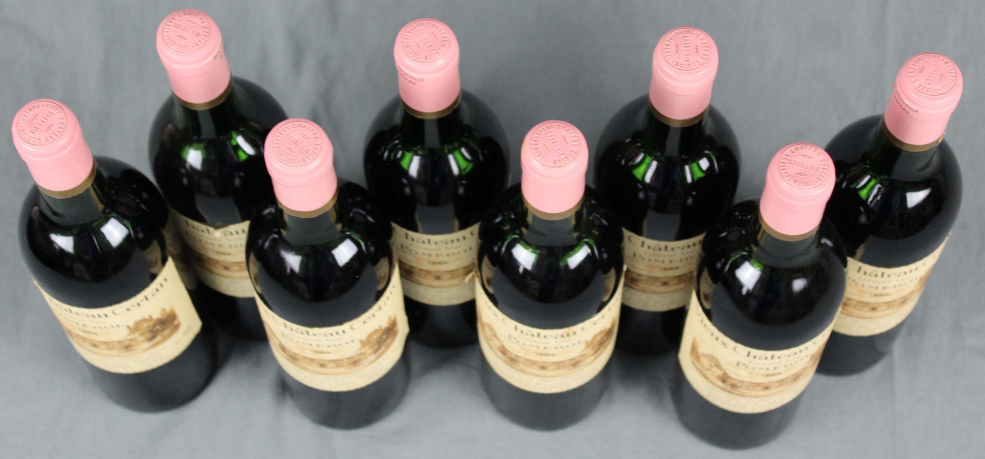 1982 Vieux Chateau Certan. Pomerol AC.8 whole bottles. 75 cl, Mise en Bouteille au Chateau. - Bild 2 aus 6