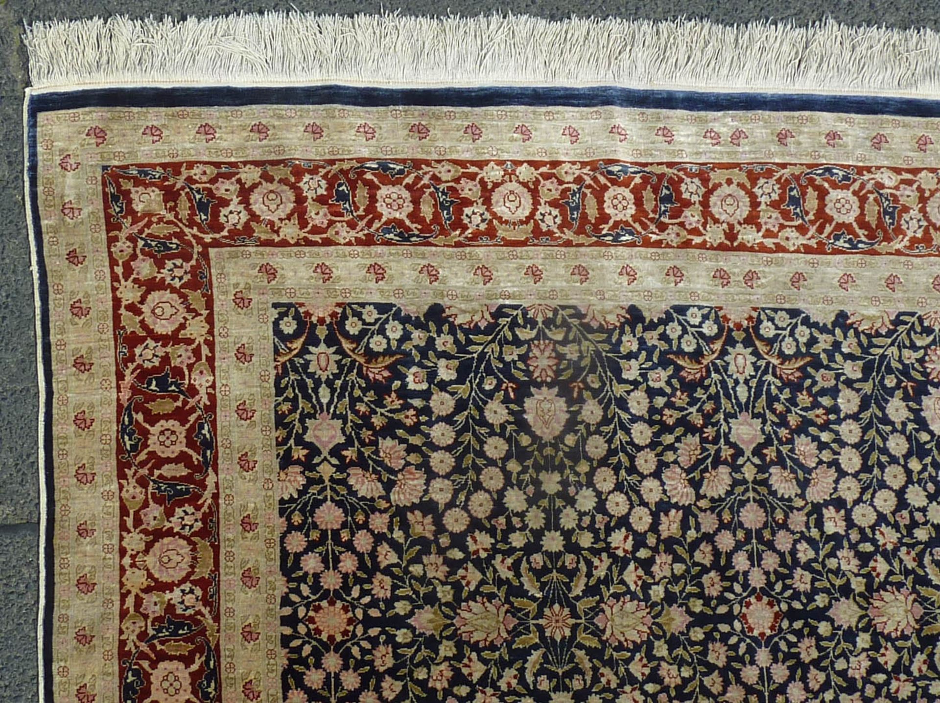 Hereke silk rug, Turkey. Extremely fine weave.197 cm x 127 cm. Knotted by hand. Silk on silk. - Image 12 of 15