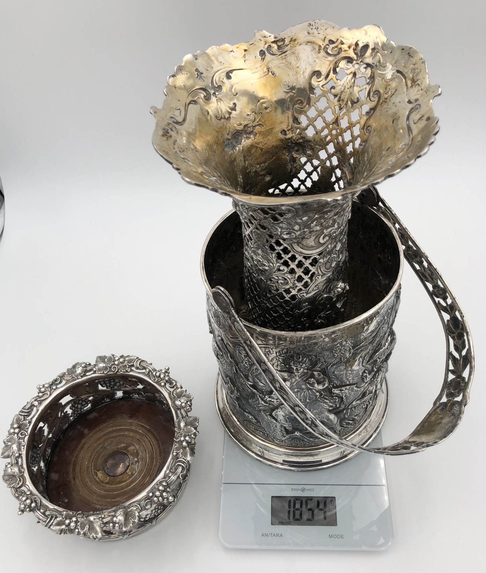Silver. Ice bucket, vase, bottle coaster.2259 grams total weight. The ice bucket and the dry vase - Image 2 of 10