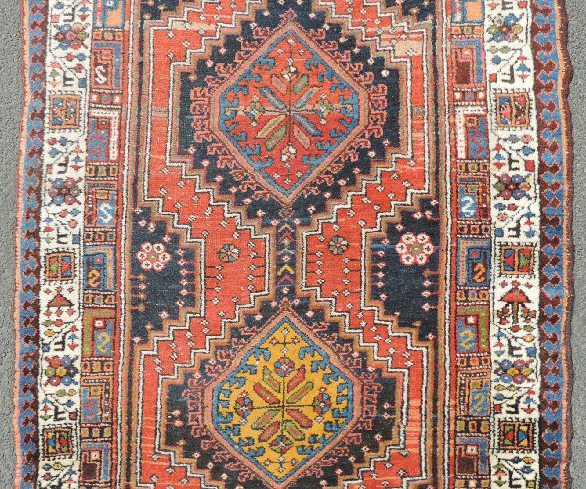 Meshkin Persian rug. Runner. Iran. Old, around 1930.323 cm x 94 cm. Knotted by hand. Wool on cotton. - Image 4 of 7