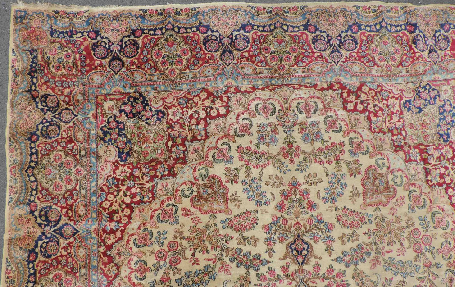 Kirman Persian carpet. Iran. Old, 1st half of the 20th century.420 cm x 297 cm. Knotted by hand. - Image 13 of 14