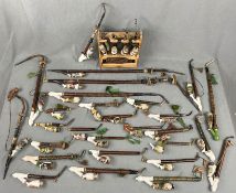 31 pipes. Also porcelain heads. Hunting and military.Also display stands. Condition see photos.