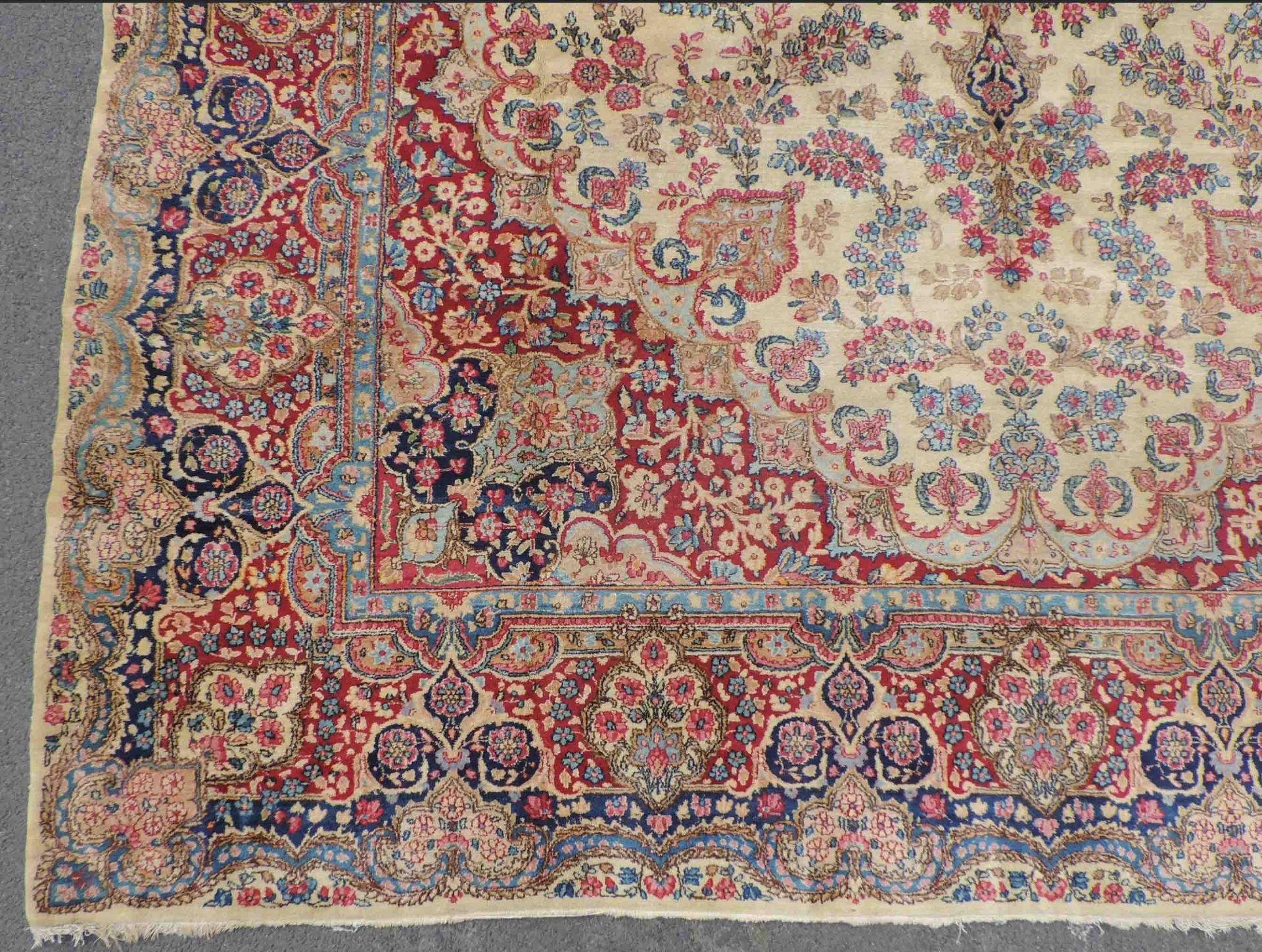 Kirman Persian carpet. Iran. Old, 1st half of the 20th century.420 cm x 297 cm. Knotted by hand. - Image 7 of 14