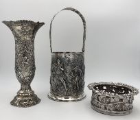 Silver. Ice bucket, vase, bottle coaster.2259 grams total weight. The ice bucket and the dry vase