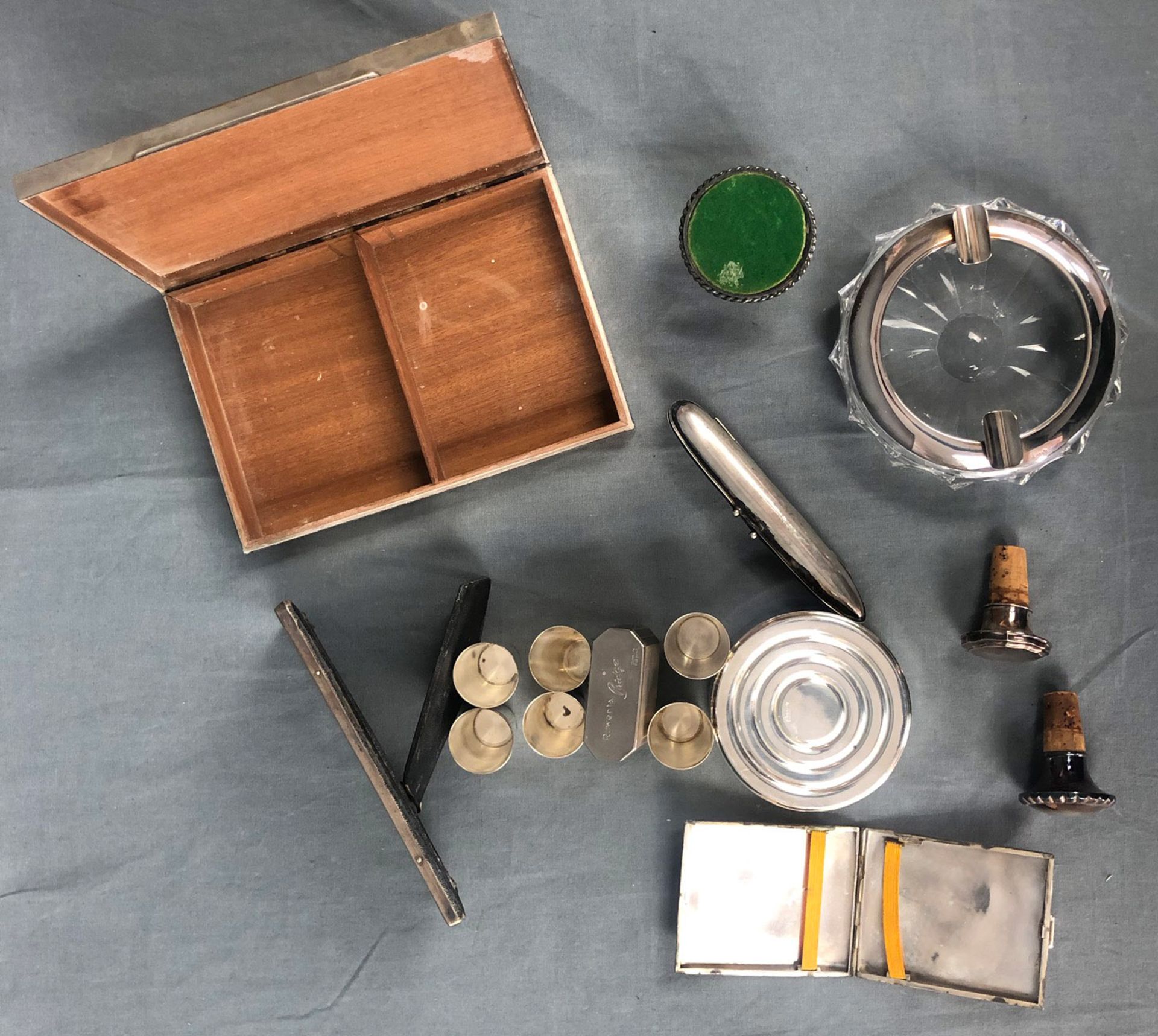 Silver. Set for the gentleman.Cigarettes / cigar box (4 cm x 22 cm x 15 cm), cigarette case, table - Bild 3 aus 9