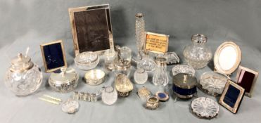 Collection of glass, crystal glass and photo frames with silver.Very extensive collection.Sammlung