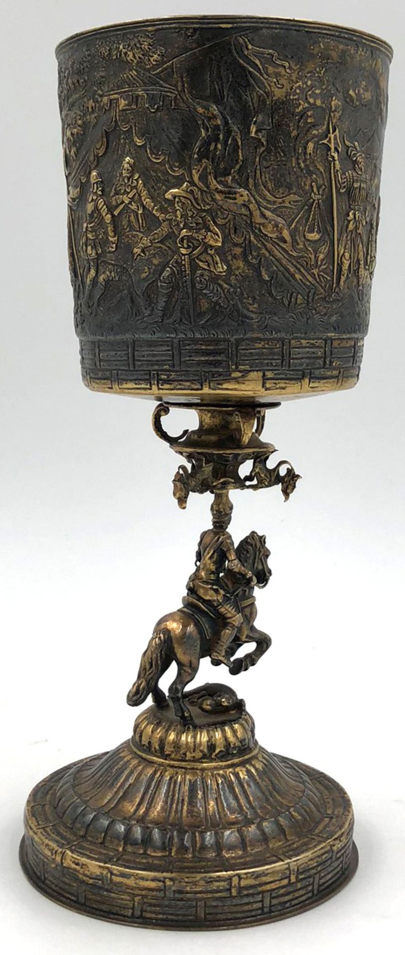 Silver. Chalice depicting a knight.698 grams. 30.3 cm high. Marriage of two parts. Chalice - Bild 10 aus 12