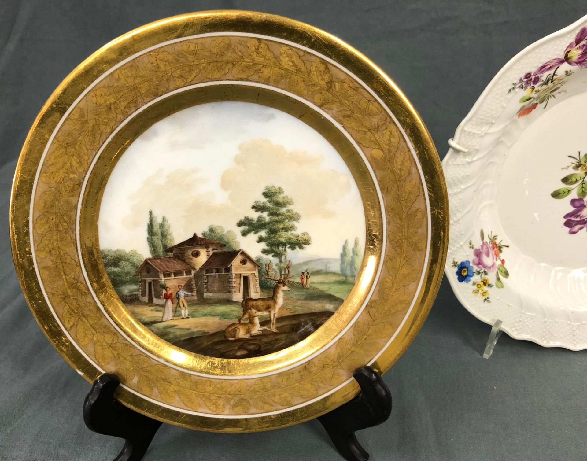 8 parts old porcelain and ceramic.Also a porcelain picture plate Tiergarten 19th century (diameter - Bild 8 aus 11