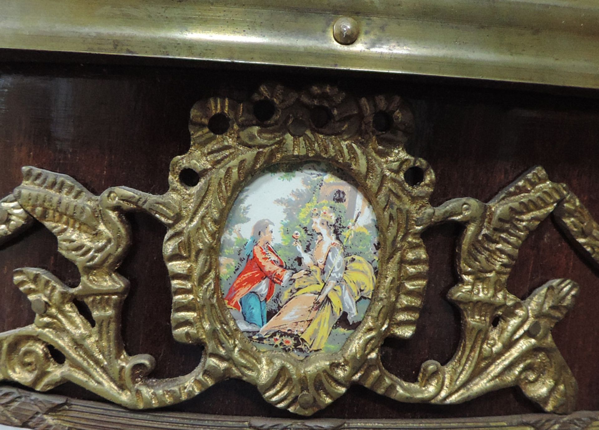 High side table. Louis XV style. Some rosewood?77 cm x 63 cm x 37 cm.Hohes Beistelltischchen. - Bild 6 aus 9
