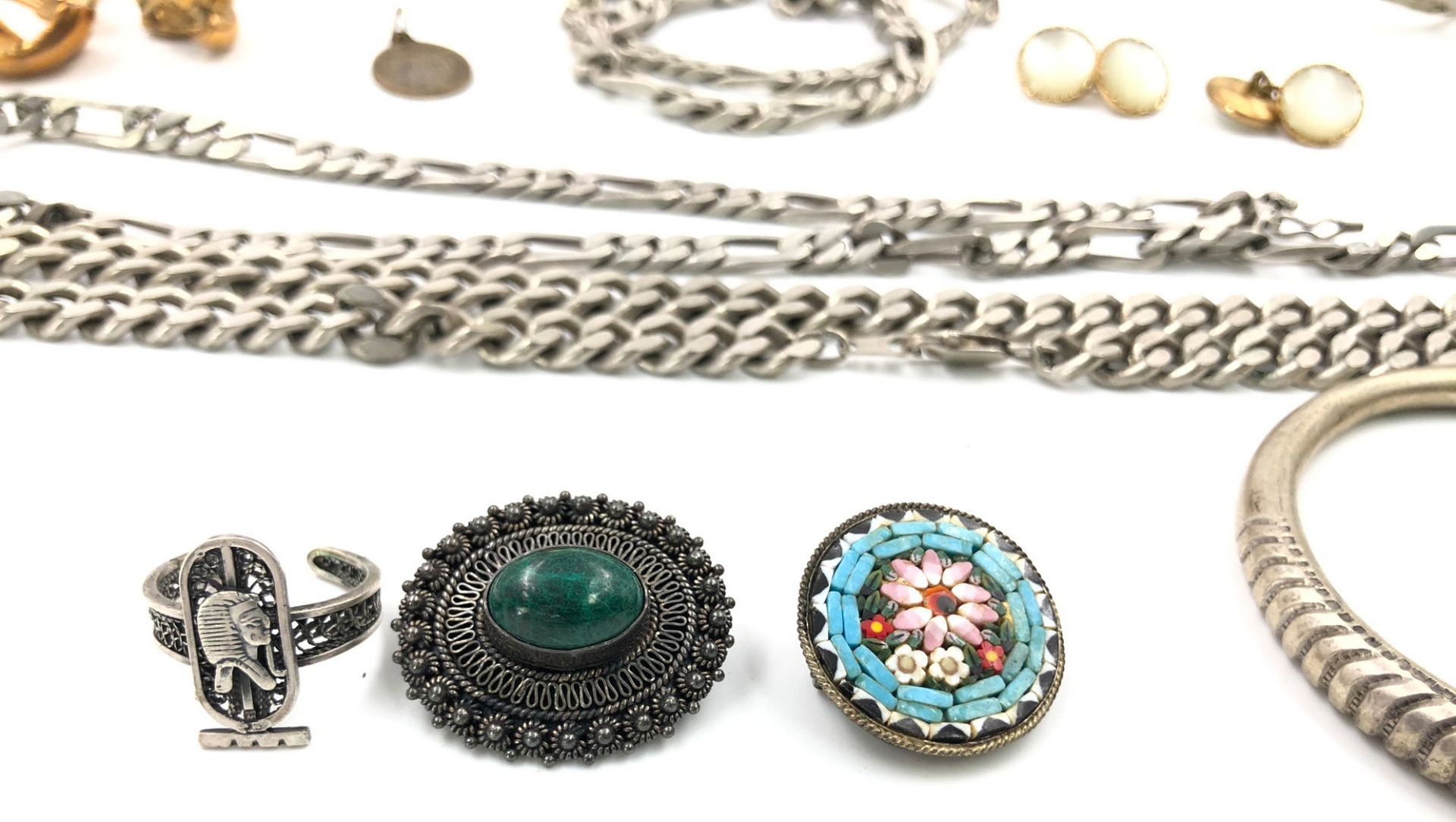 Collection of everyday jewelry. Also silver, also traditional costume jewelryAlso design, costume - Bild 12 aus 20
